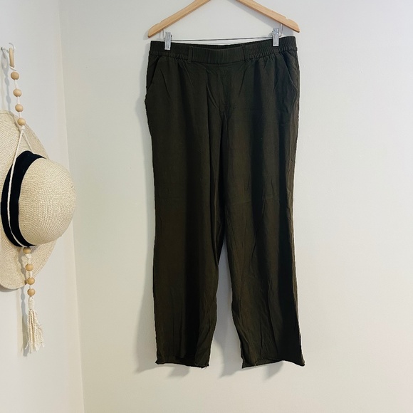 Old Navy | Pull On Straight Leg Ankle Length Pant Olive Green with Pockets - Picture 1 of 12